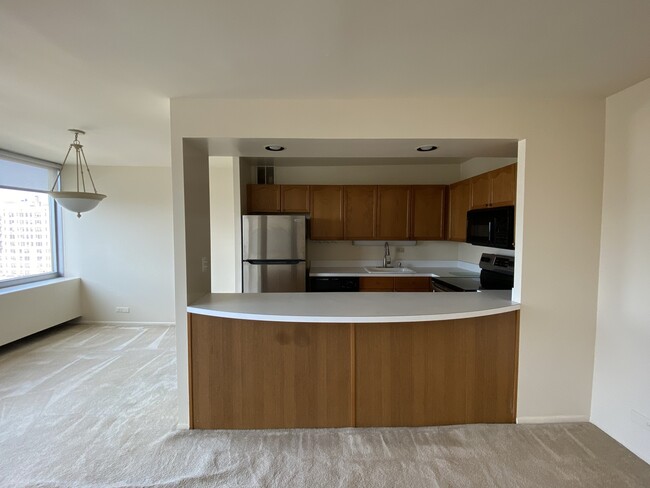 Foto del edificio - 1700 E 56th St