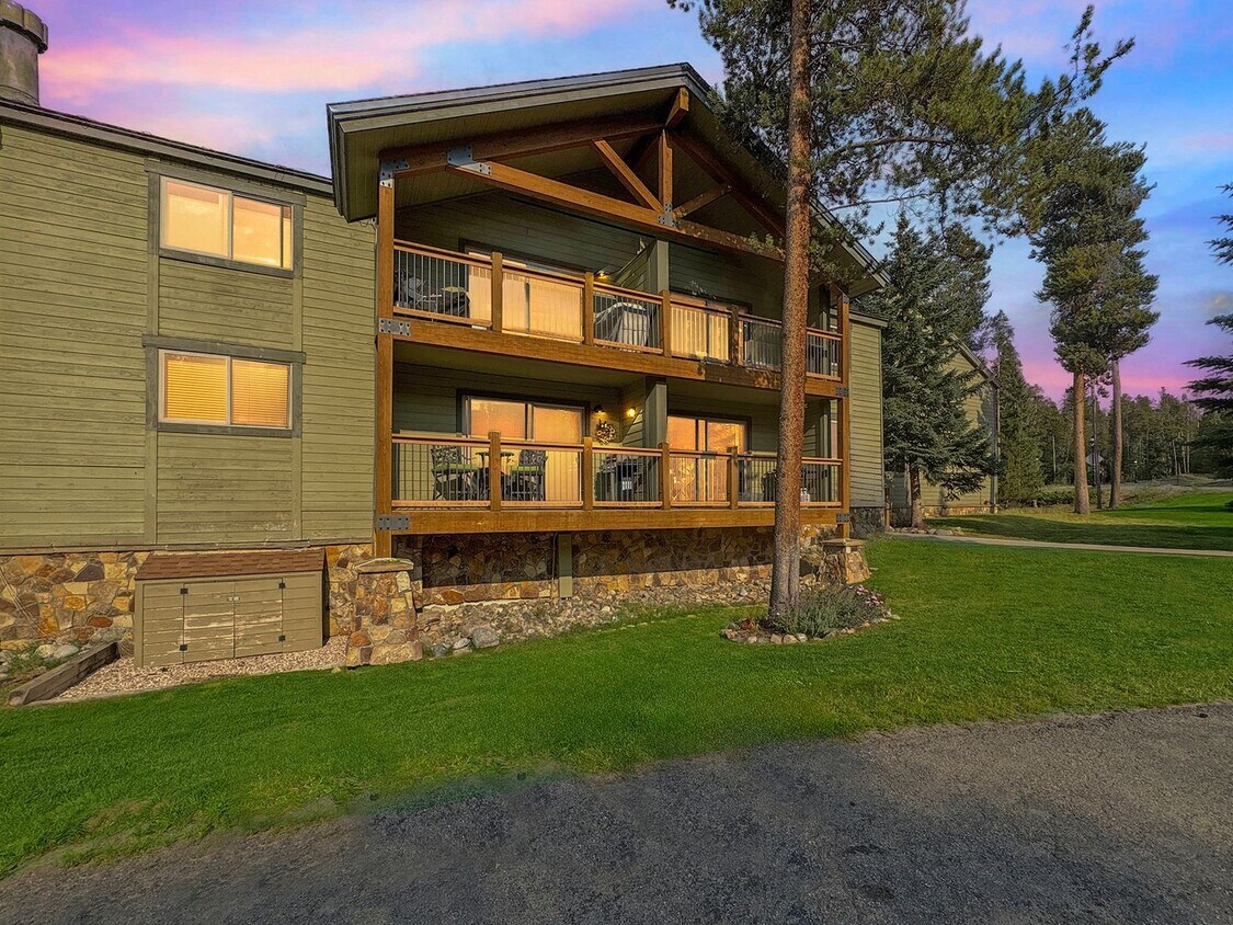 Foto principal - Winter rental 5-6 month lease! Hot tub! Wa...