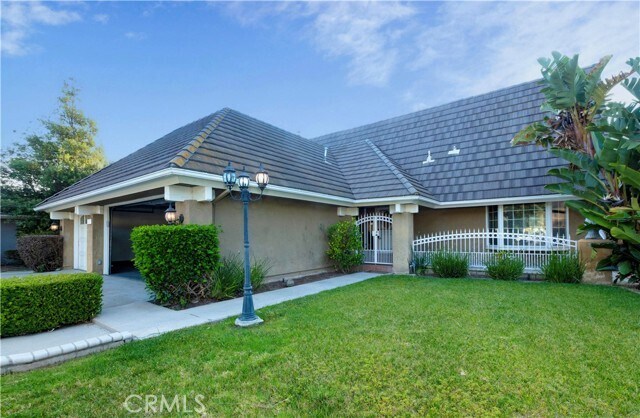 Building Photo - 15191 Touraine Way