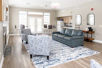 Building Photo - 607 Farmstead Ct