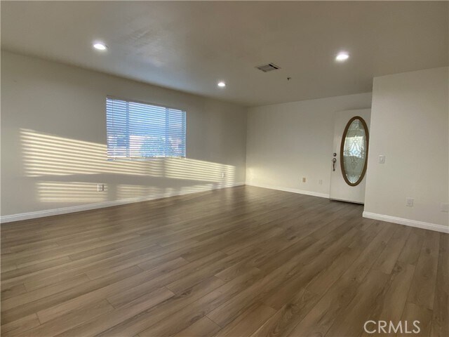 Building Photo - 4641 Huntington Dr S