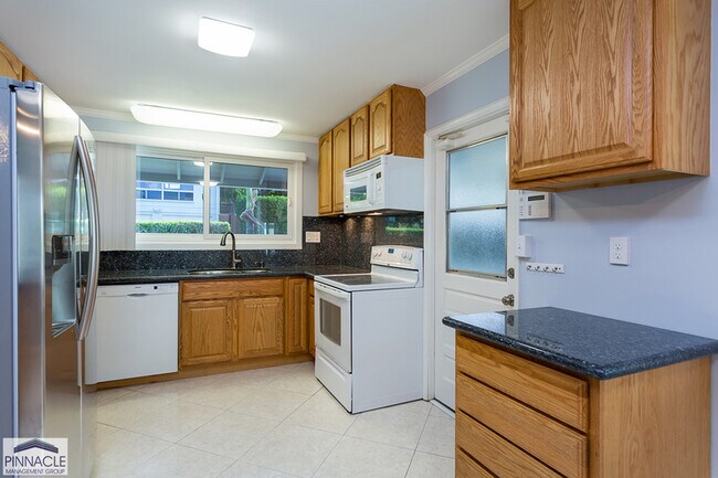 Foto del edificio - 44-703-703 Alakai St