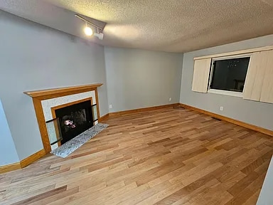Building Photo - 6 Riverview