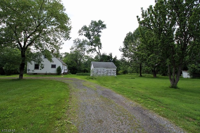 Building Photo - 69 Lower Oak Grove Rd