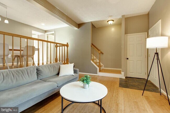 Foto del edificio - 3400 Oak W Dr