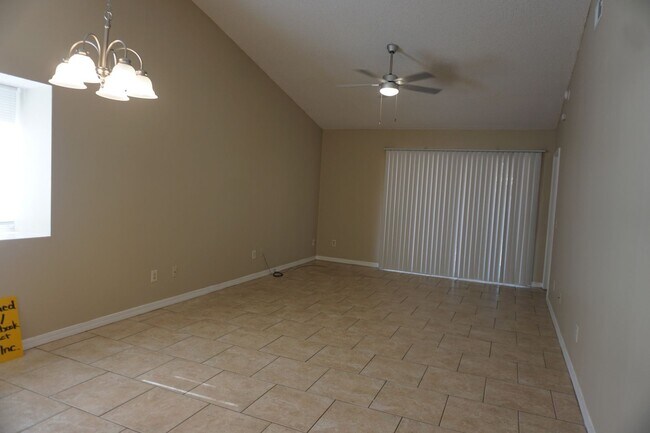 Building Photo - 1290/1292wct