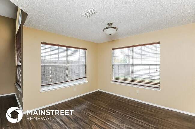 Foto del edificio - 2411 Bennington Dr