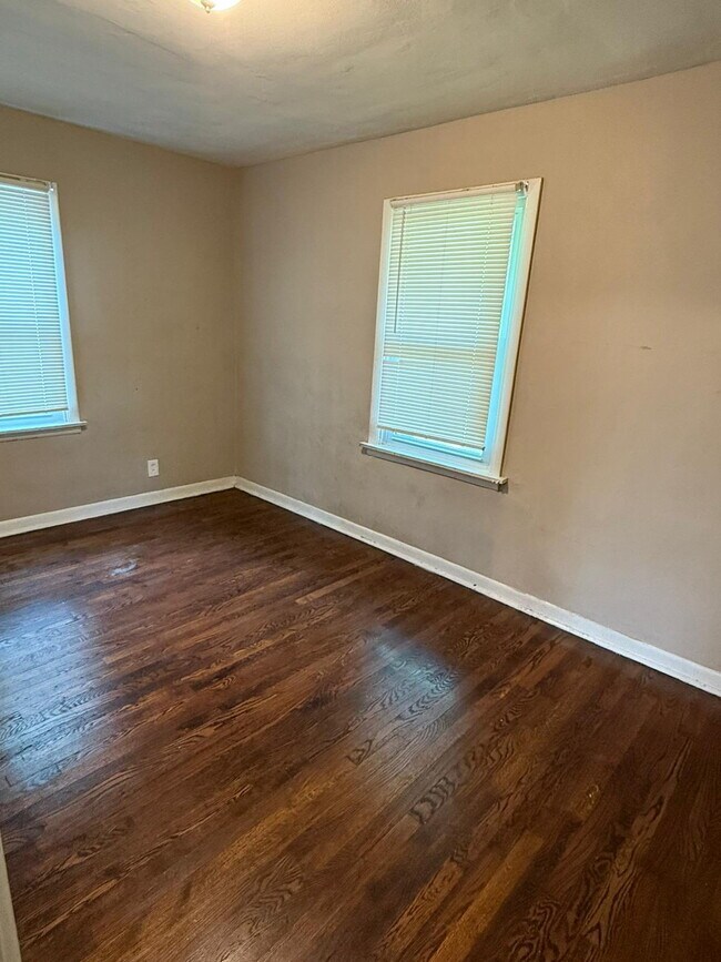 Foto del edificio - 531 Ames Pl