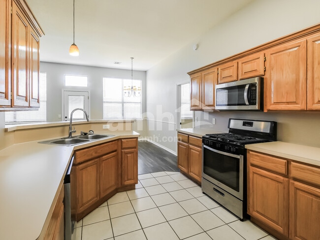 Foto del edificio - 3217 Bishop Rock Pl