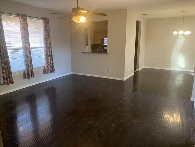 Foto del edificio - 1390 Roan Dr