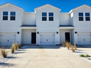 Building Photo - 396 Salt Creek Lane