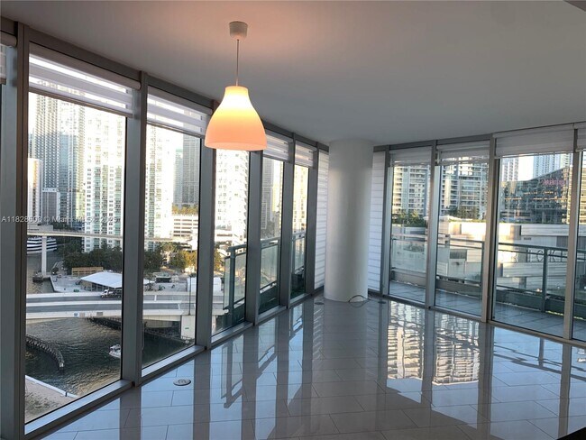 Foto del edificio - 92 SW 3rd St