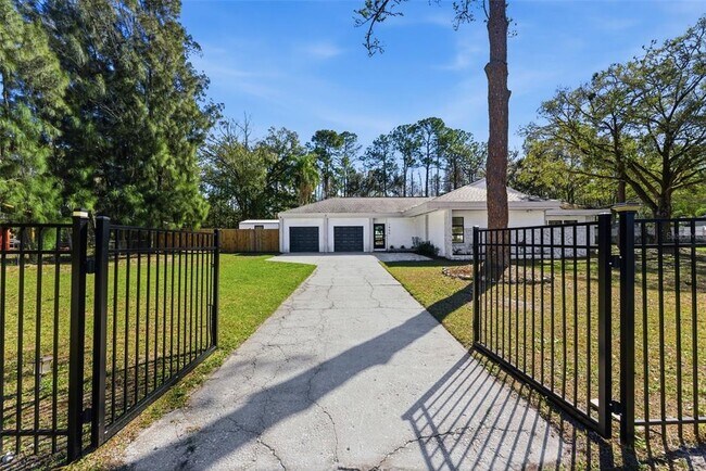 Foto del edificio - 1566 Woodfield Ct