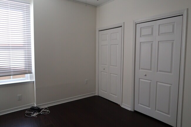 Building Photo - 112 Potter St