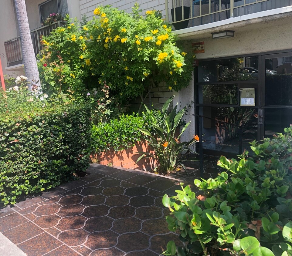 Primary Photo - 514 S Gramercy Pl
