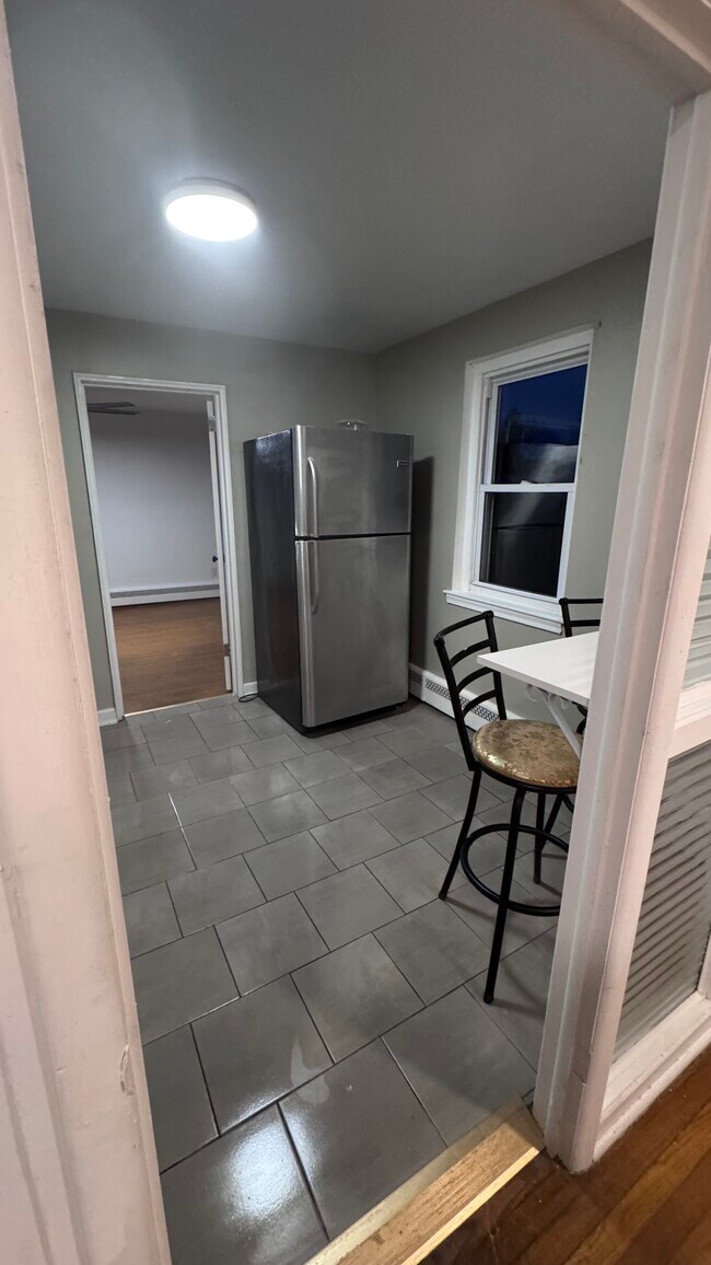 Foto del edificio - 330 Magee Ave