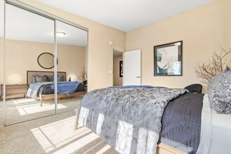 Interior Photo - Lake Pointe