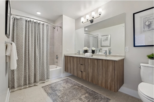 Foto del edificio - 1039 W Van Buren St