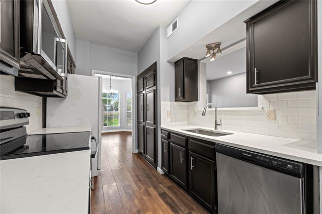 Foto del edificio - 2422 Northlake Ct