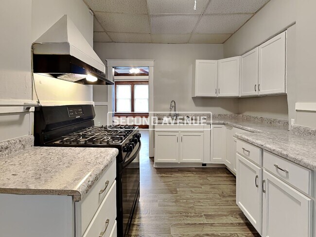 Building Photo - 2700 E 40th ST