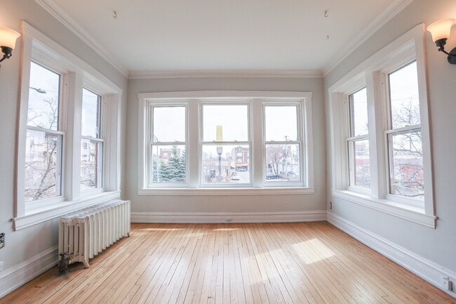 Photo - 5610 N Ashland Ave Apartment