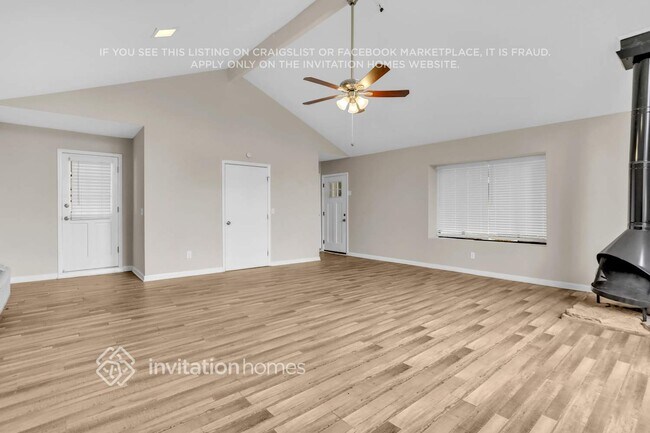 Foto del edificio - 5388 Golfcrest Cir