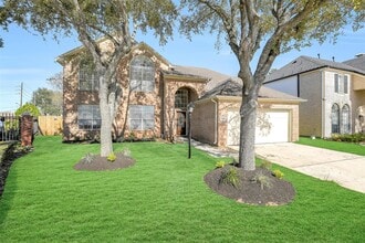 Building Photo - 12426 Shadowpoint Dr