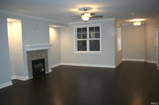 Foto del edificio - 1035 Waterford Lake Dr