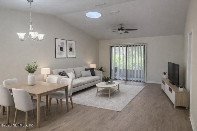 Building Photo - 7620 Baymeadows Cir W