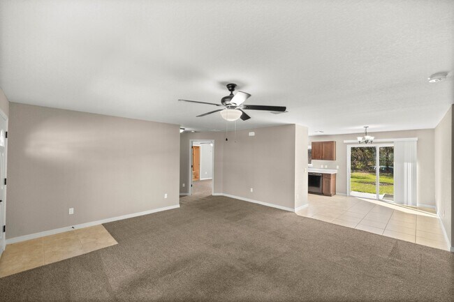 Foto del edificio - Beautiful 3-bedroom, 2-bath single-family ...
