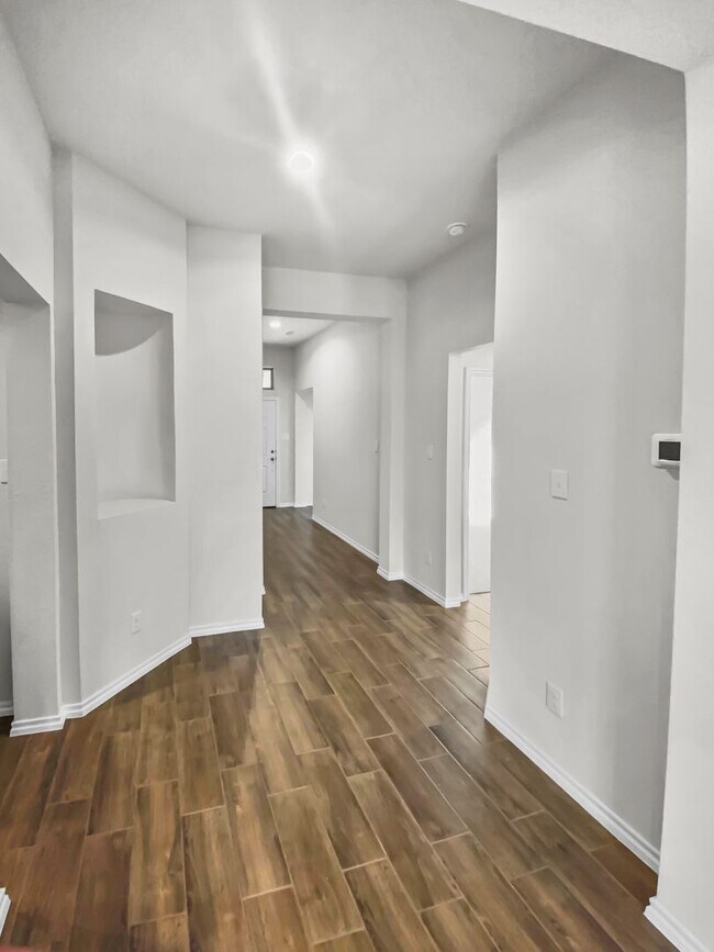 Foto del edificio - 10008 Ginkgo Ln