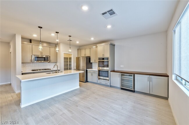 Foto del edificio - 7046 Onyx Mound St