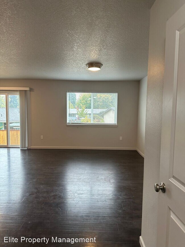 Building Photo - 3 br, 2.5 bath House - 6247 NE William R C...