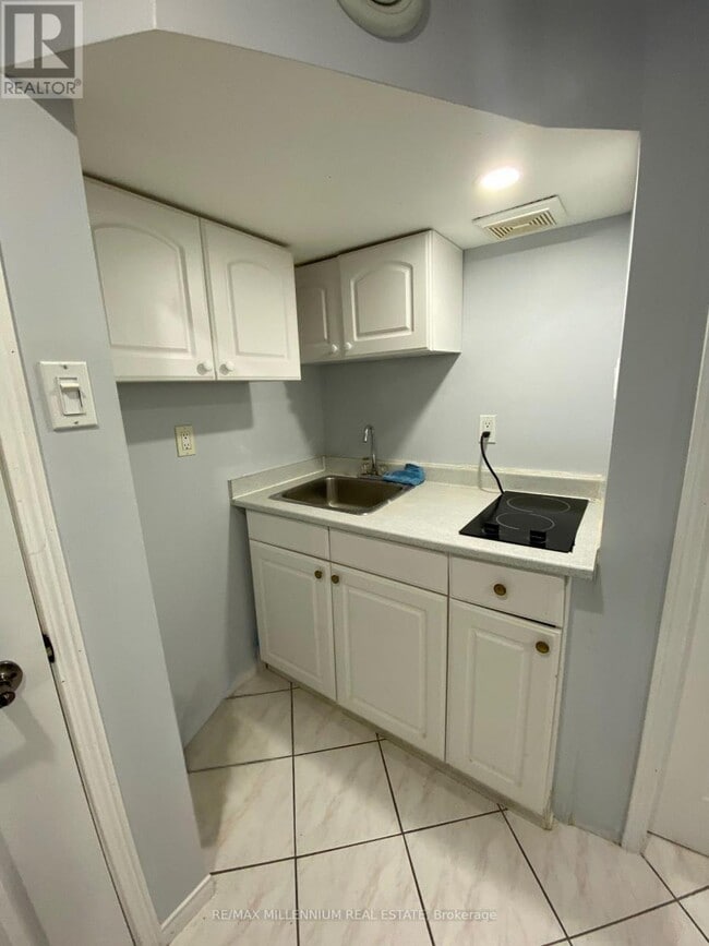 Building Photo - 5110 Timber Mill Ct