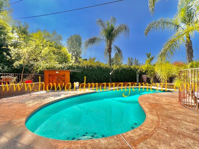 Building Photo - Prime Encino Hills home! Large backyard ha...