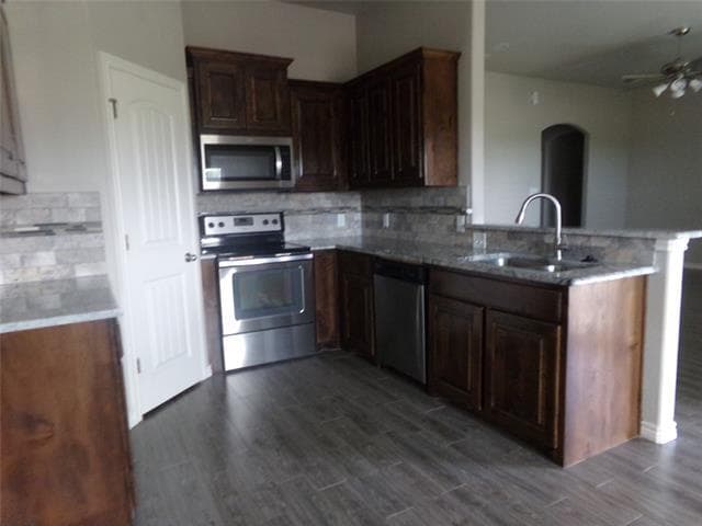Building Photo - 811 Acadia Ct