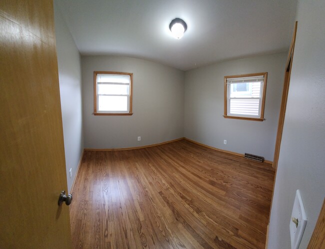 Northwest Bedrrom - 2013 S 73rd St