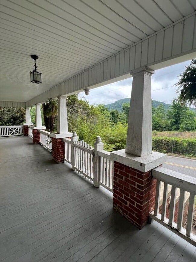 Downtown Marion Rental! House Rental in Marion, NC