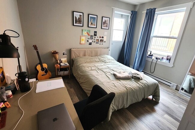 Building Photo - 2105 Rue Saint-Timothée