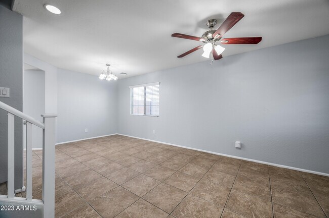 Building Photo - 698 S Laveen Dr