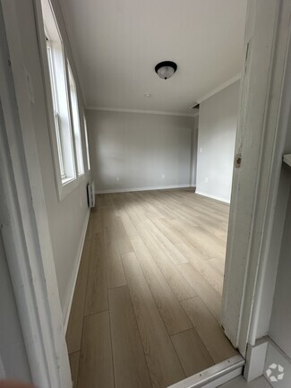 Building Photo - 41 Garden Dr