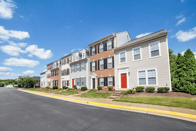 Building Photo - Riverside Manor Apartments