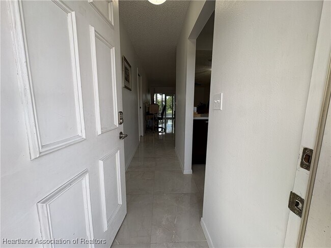 Foto del edificio - 4722 Granada Blvd