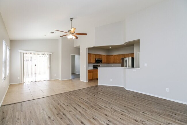 Foto del edificio - 5841 E Norland St