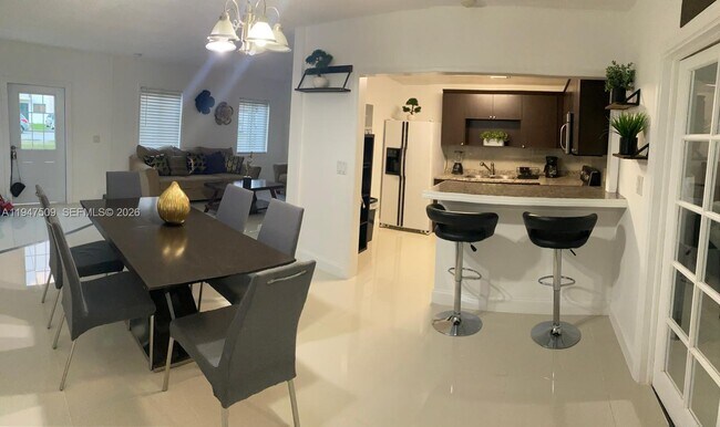 Foto del edificio - 3670 SW 12th St