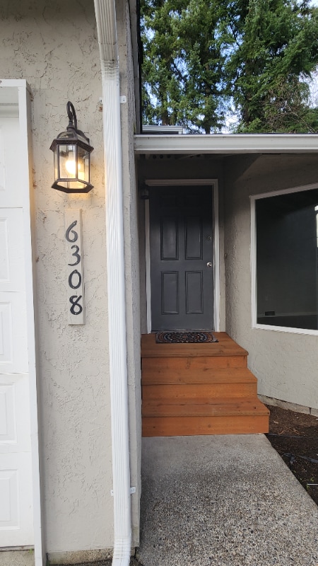 Foto del edificio - 6308 49th Dr NE