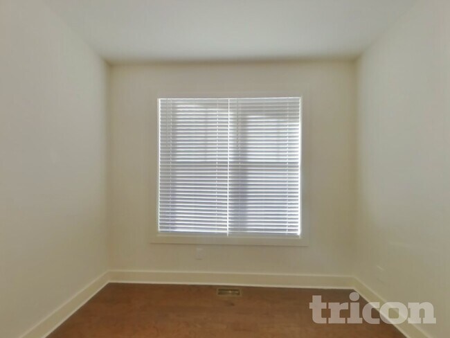 Building Photo - 506 Oscar Way