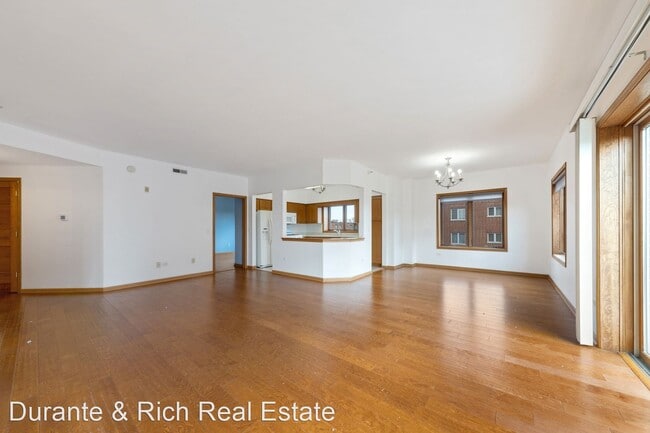 Building Photo - 2 br, 2 bath House - 1675 Mill St Unit 503