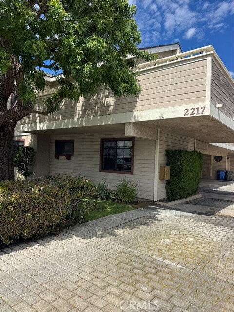 Foto del edificio - 2217 Mathews Ave
