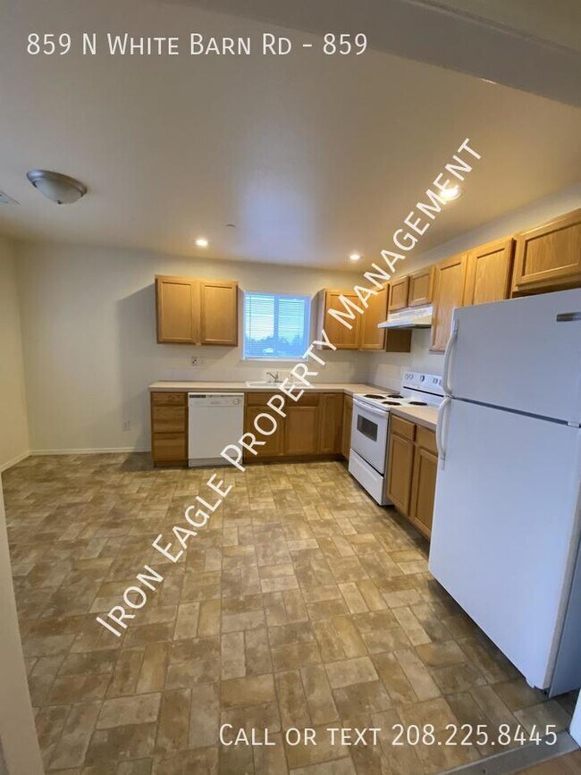 Foto del edificio - 859 N White Barn Rd